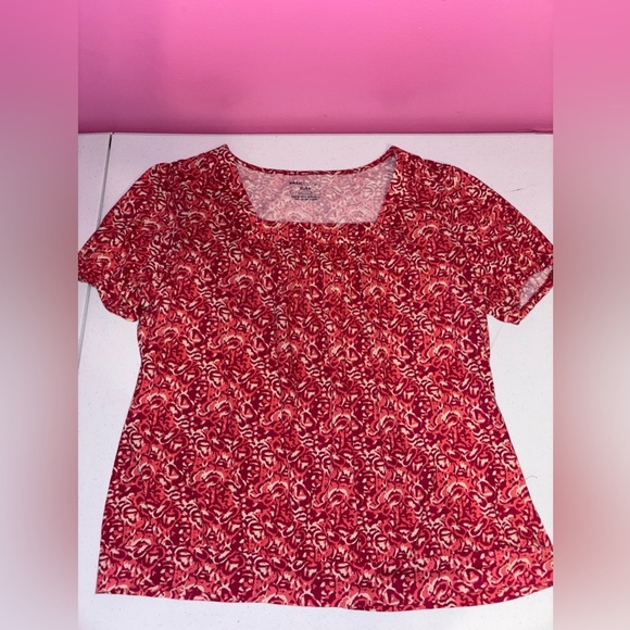 Basic Editions Women's Red and White Blouse - Picture 7 of 8